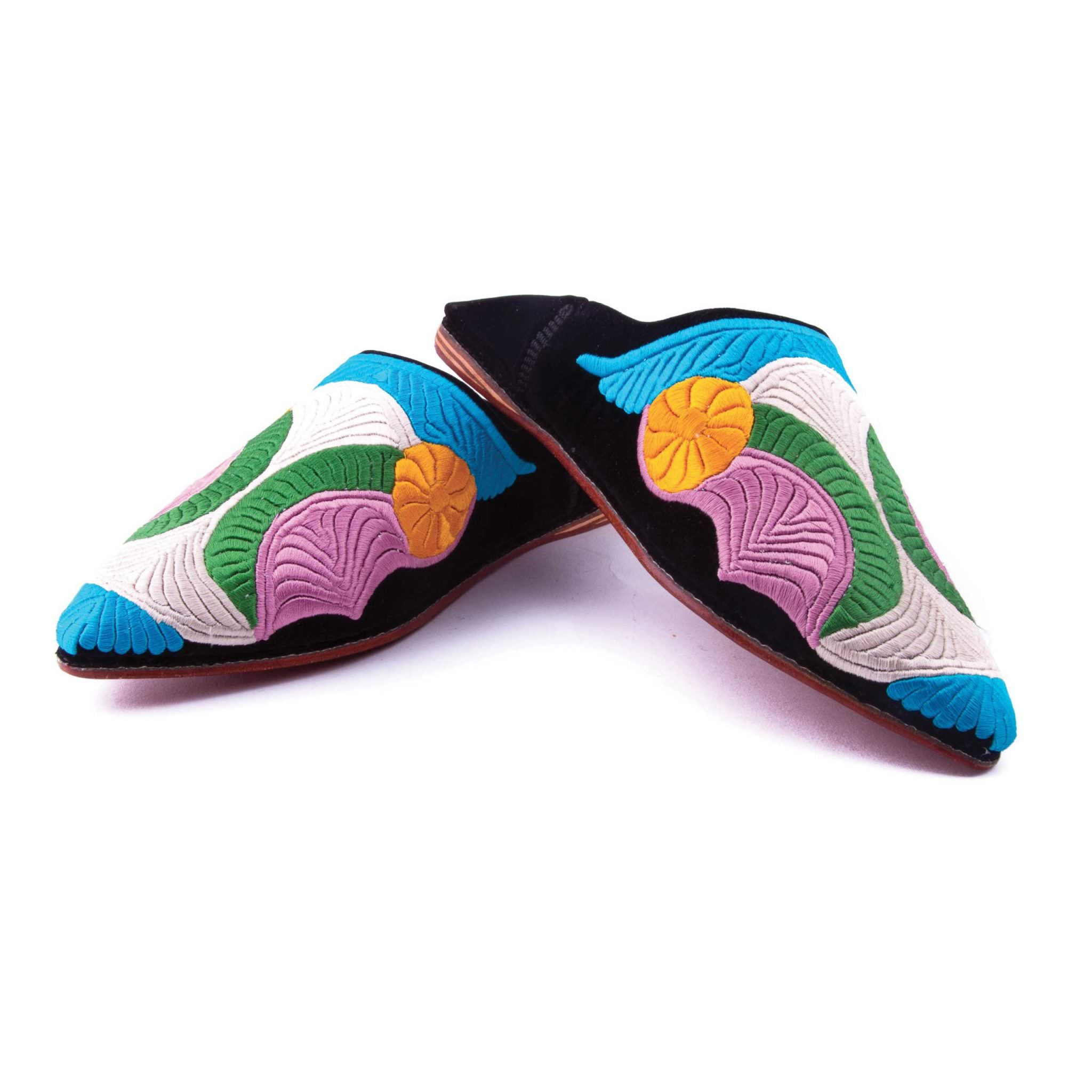Babouches noirs En Velours Multi-couleur Brodées mode 2021